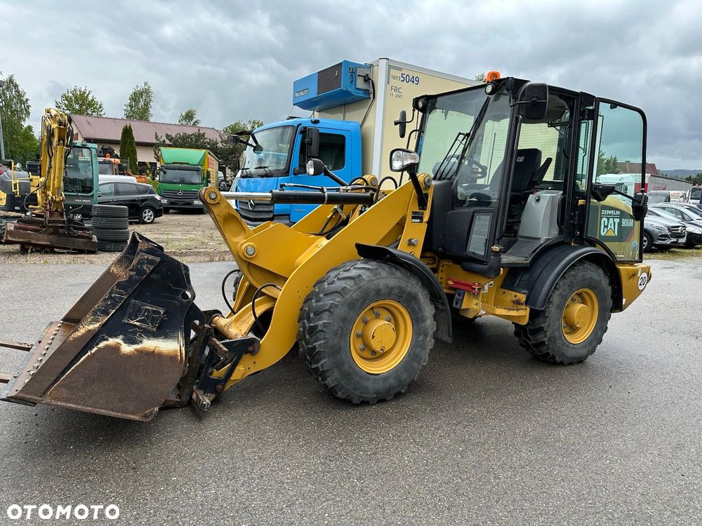 Caterpillar 906M - 2