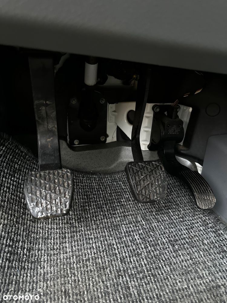 Volkswagen Crafter - 12