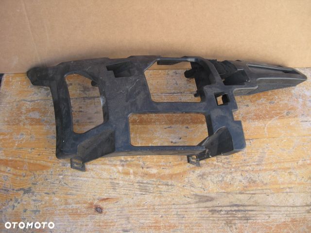 Ford Mondeo MK4 ślizg zderzaka prawy - 1