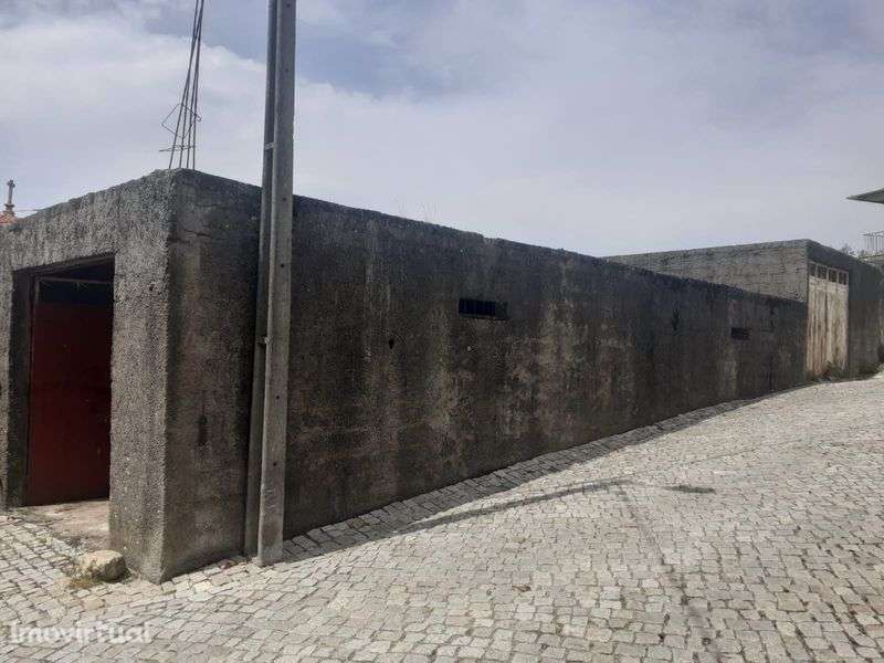 Garagem p/ reabilitação - Urbano - Grande imagem: 5/7