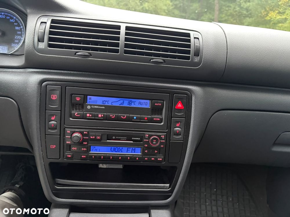 Volkswagen Passat 1.6 - 13