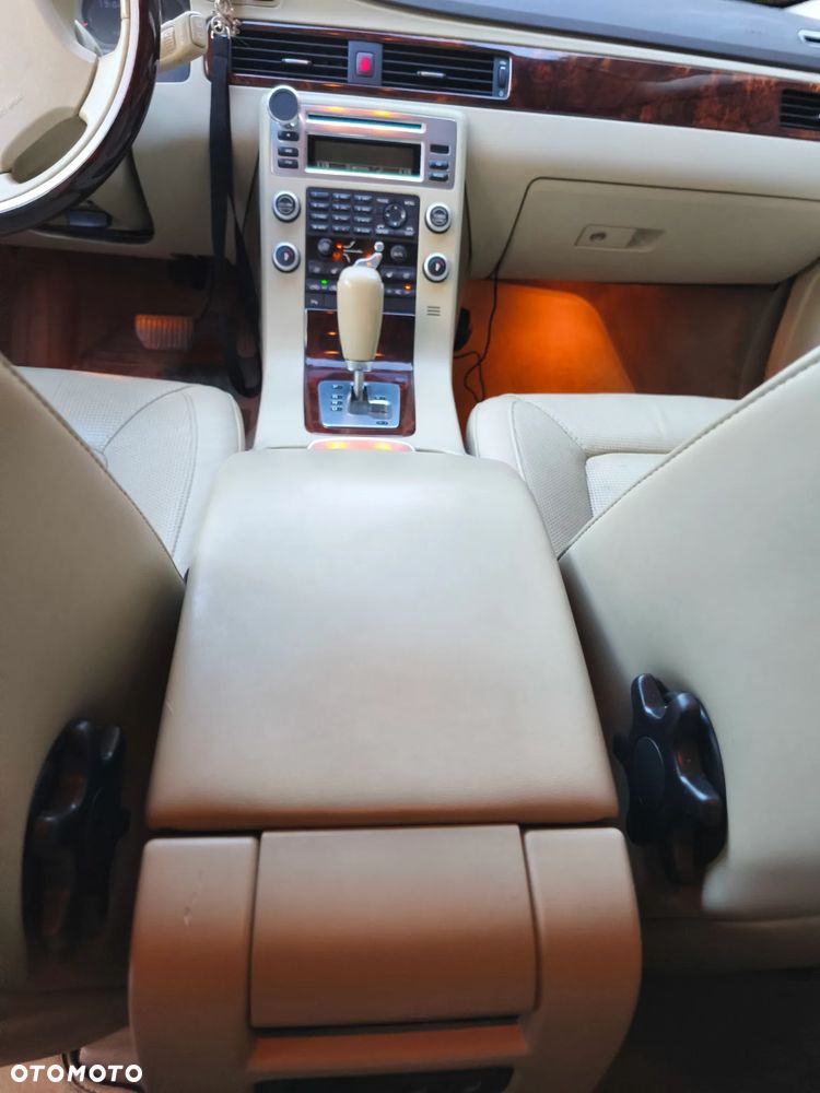 Volvo V70 3.2 Summum - 38