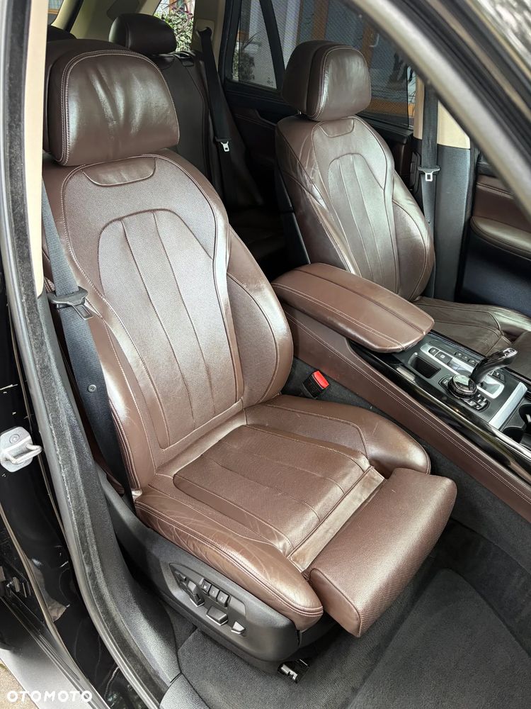 BMW X5 xDrive50i Sport-Aut - 15