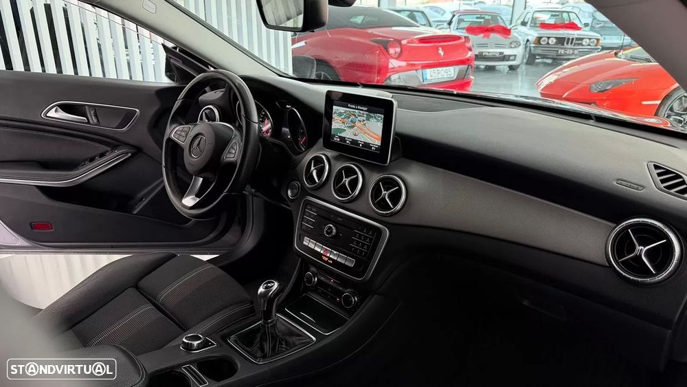 Mercedes-Benz CLA 180 d Shooting Brake Urban - 12