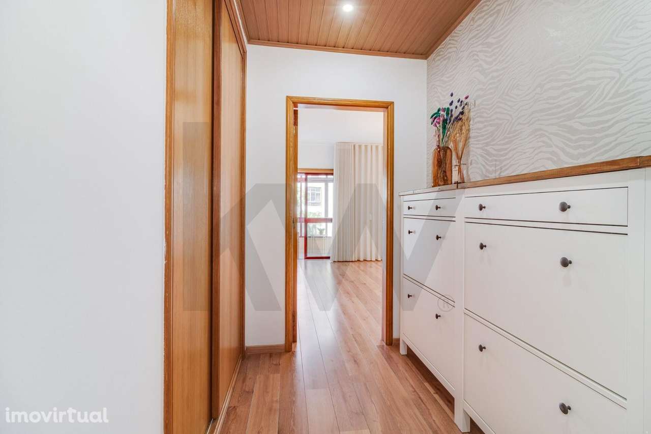 Apartamento T2 com Varandas, Terraço e Estacionamento  – Localização P - Grande imagem: 4/32