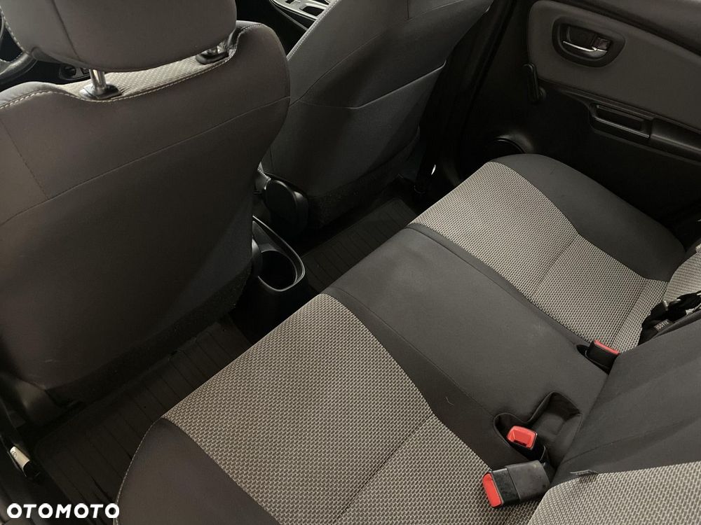 Toyota Yaris Hybrid 100 Premium - 11