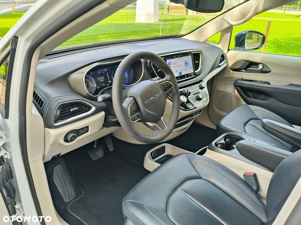 Chrysler Pacifica - 8