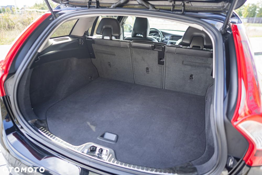 Volvo V60 T5 Drive-E R-Design Momentum - 25