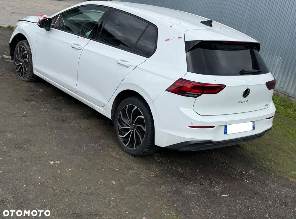 Volkswagen Golf - 1