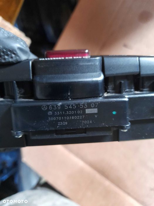 panel przyciski włącznik awaryjnych fotele mercedes vito w639 viano - 5