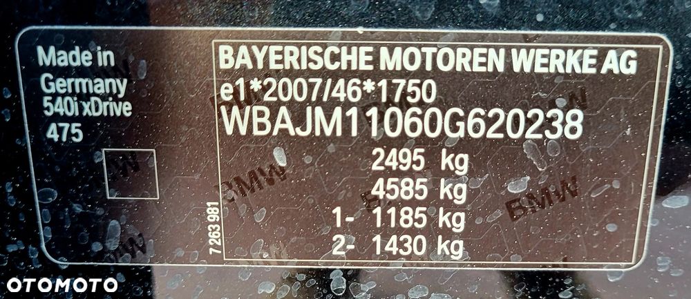 BMW Seria 5 540i xDrive - 22