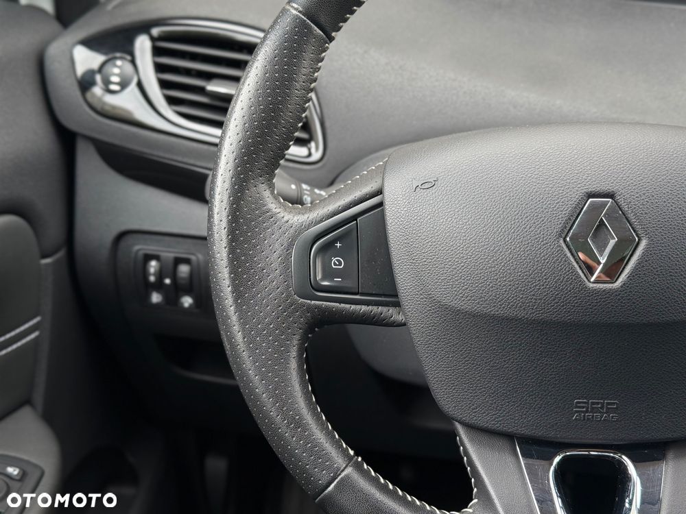 Renault Scenic - 17