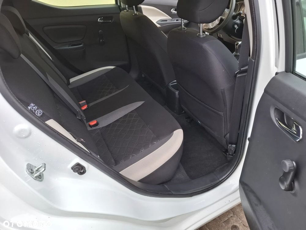 Nissan Micra 1.0 Visia Plus - 11