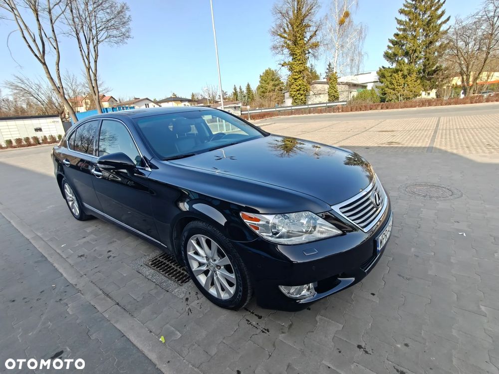 Lexus LS - 19