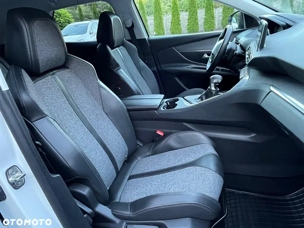 Peugeot 3008 1.2 PureTech Allure S&S - 8