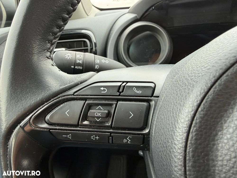 Toyota Yaris 1.5 VVT-i HSD Dynamic Plus - 14