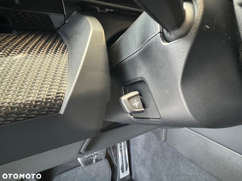 BMW Seria 5 520d xDrive - 17