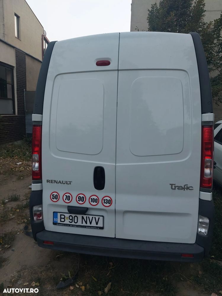 Renault Trafic - 11