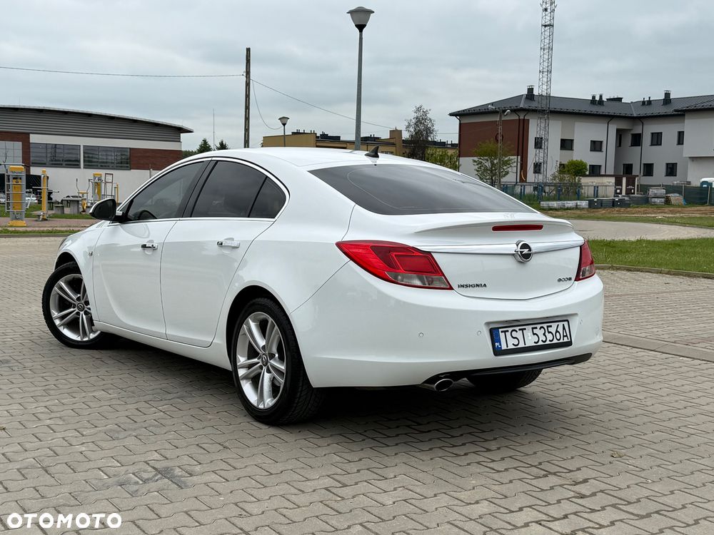 Opel Insignia - 25