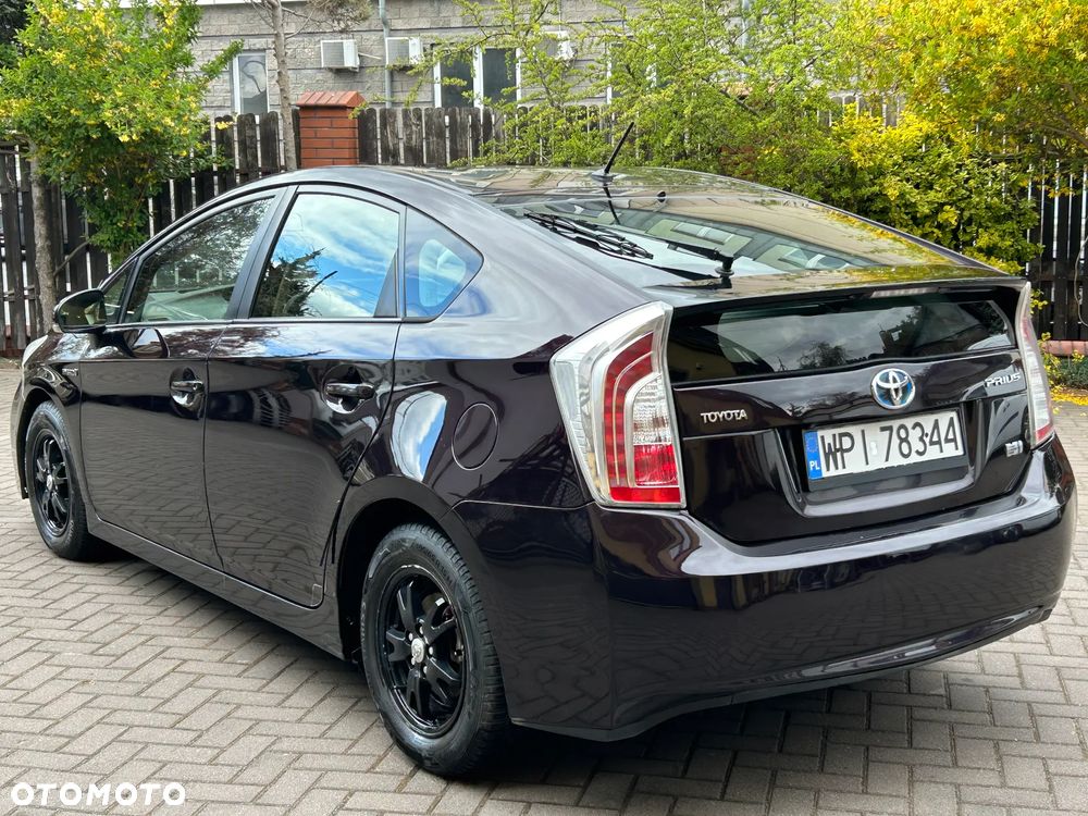 Toyota Prius 1.8 HSD Prestige - 8