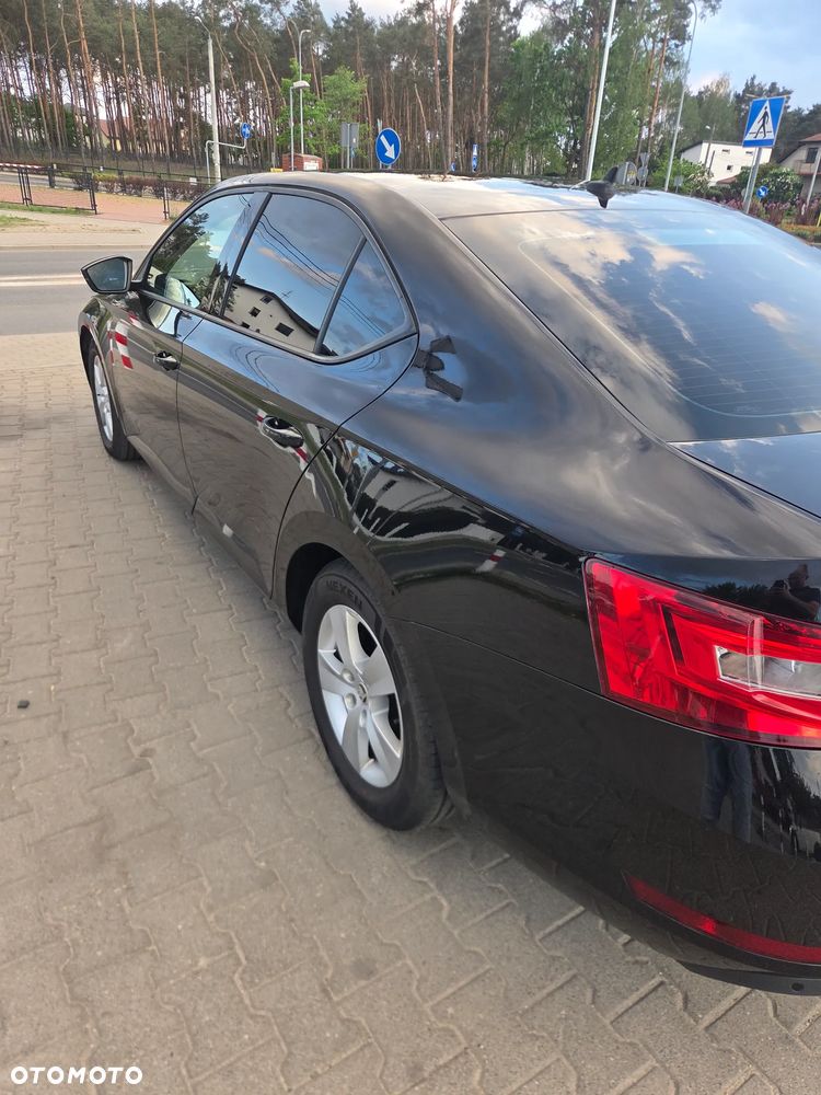 Skoda Superb 2.0 TDI Active DSG7 - 9
