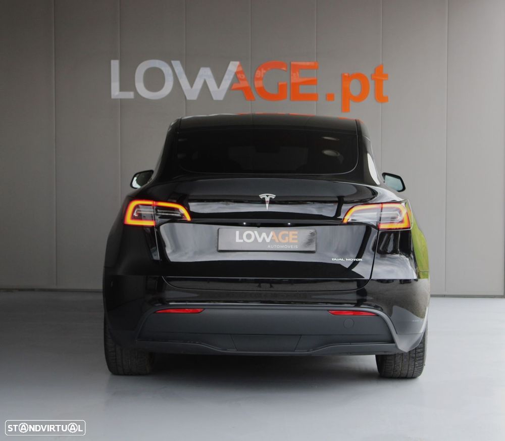 Tesla Model Y Long Range Dual Motor AWD - 12