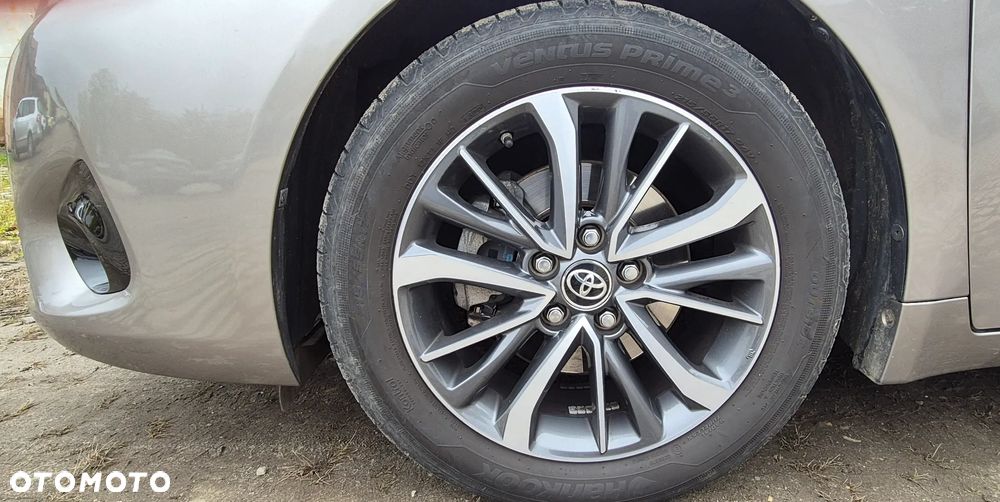 Toyota Avensis 1.8 Premium - 15