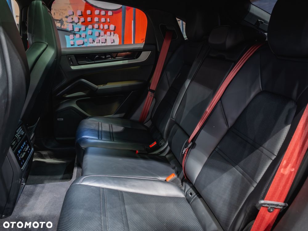 Porsche Cayenne Coupe - 12