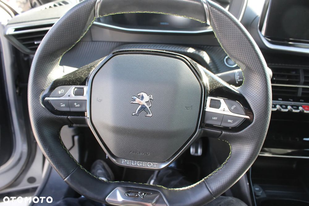 Peugeot 2008 GT+ - 35