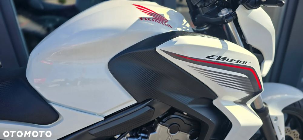 Honda CB - 12