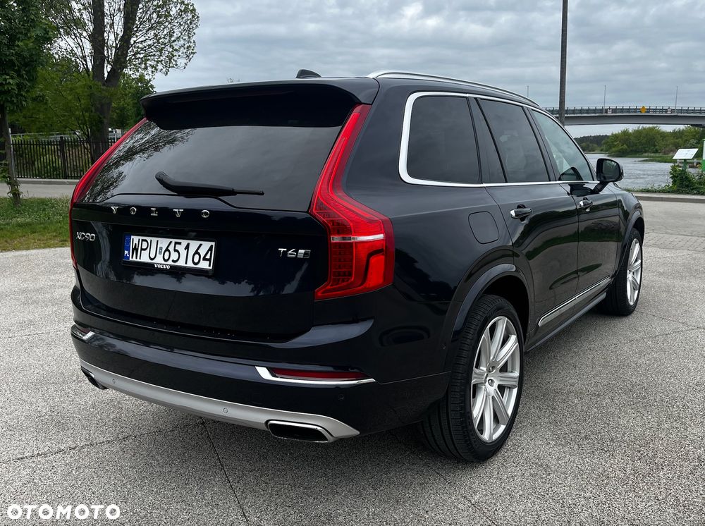 Volvo XC 90 - 9