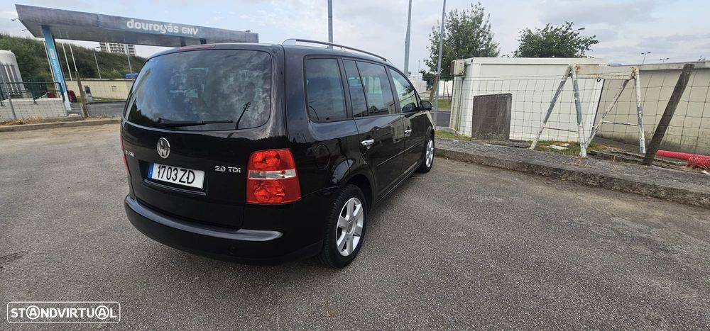VW Touran 2.0 TDI Highline 7L - 36
