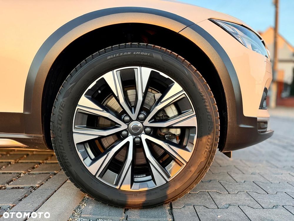Volvo V90 Cross Country - 8