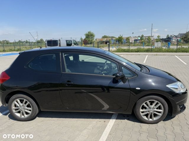 Toyota Auris 1.4 D-4D Luna - 2