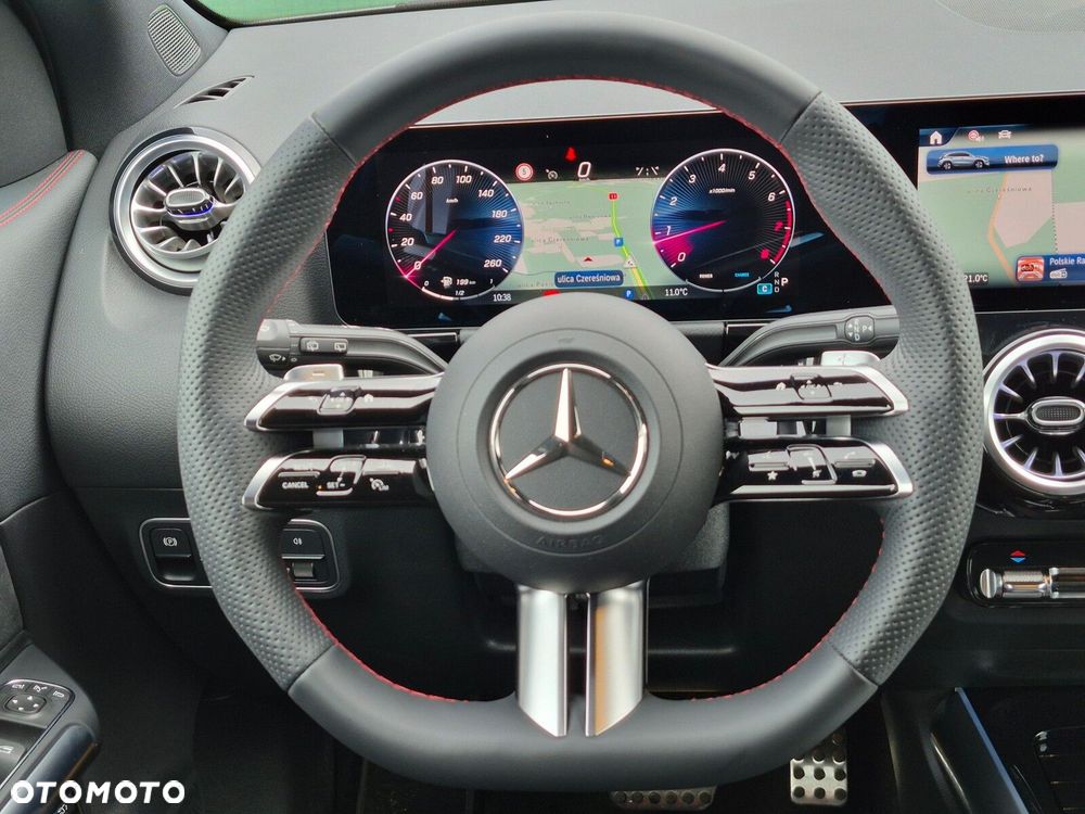 Mercedes-Benz GLA - 25