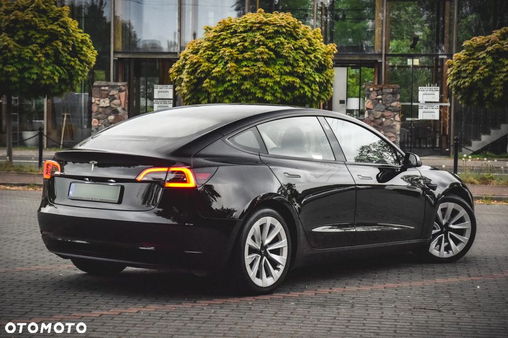 Tesla Model 3 Standard Range Plus - 2