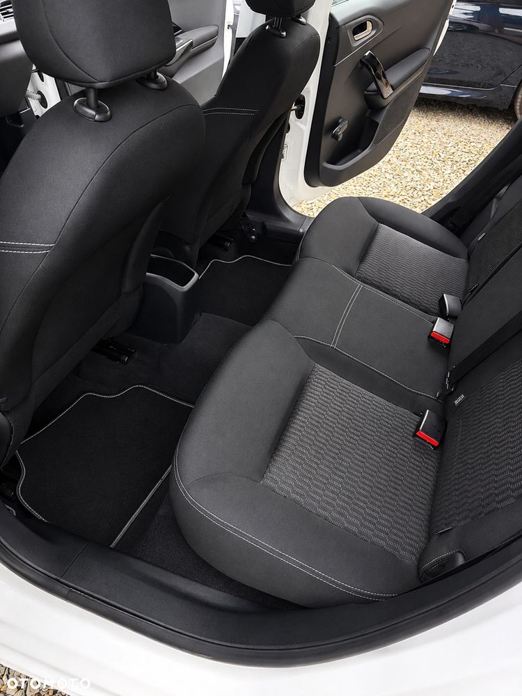 Peugeot 208 1.2 PureTech Active - 18