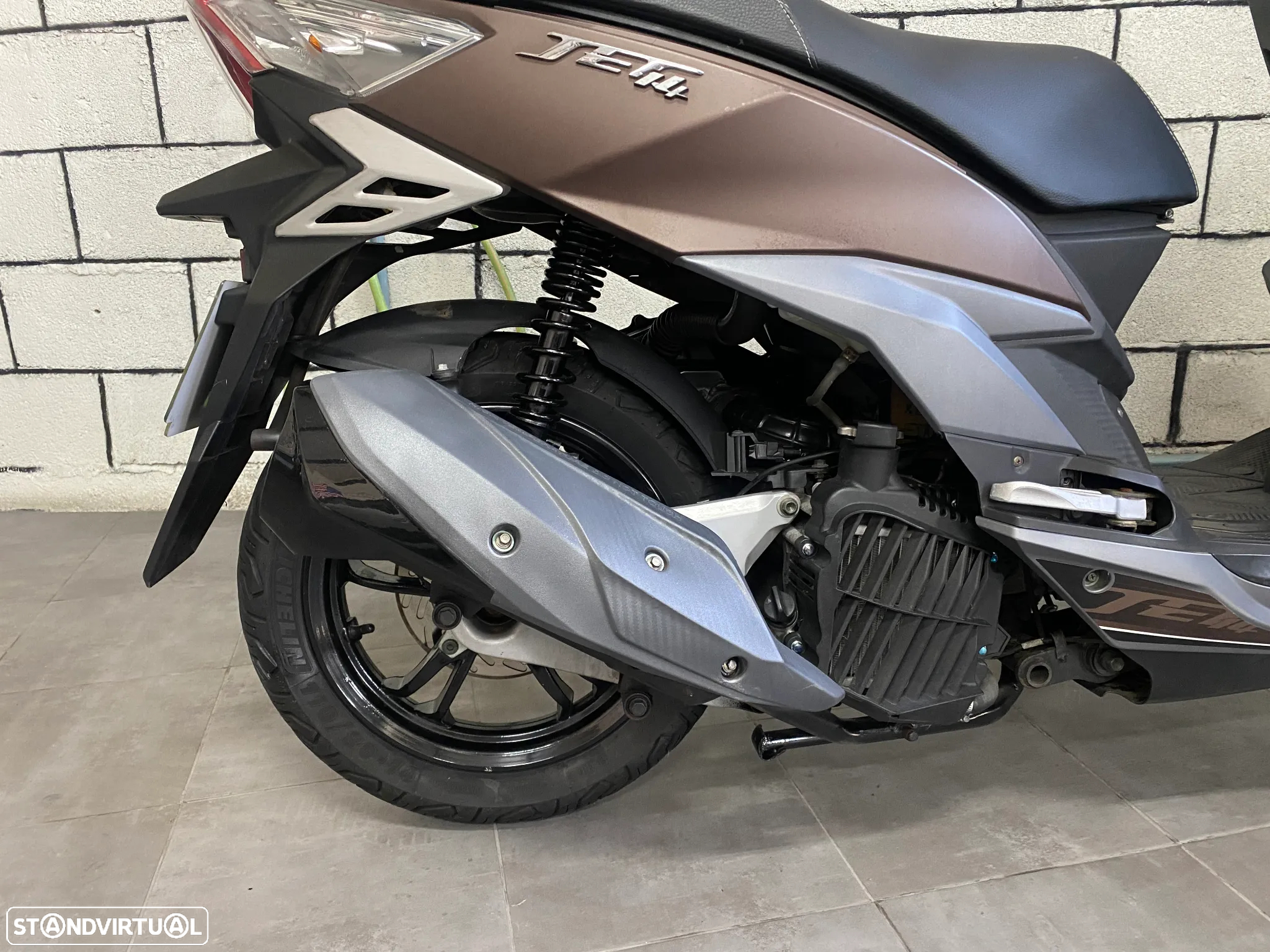 Sym JET C/nova de Garagem - 2