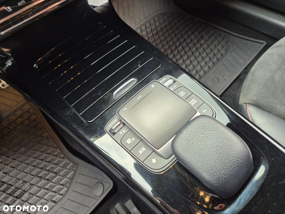 Mercedes-Benz CLA 220 d 8G-DCT AMG Line - 38