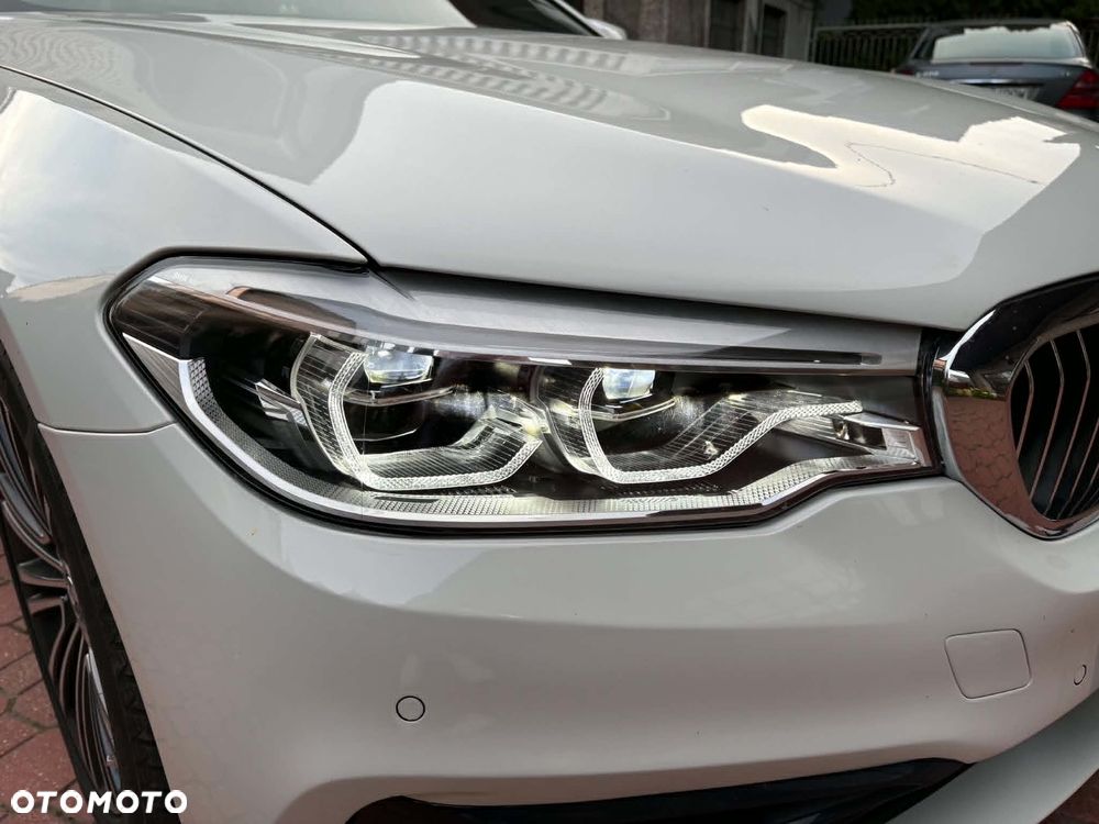 BMW Seria 5 530e iPerformance xDrive Luxury Line sport - 12