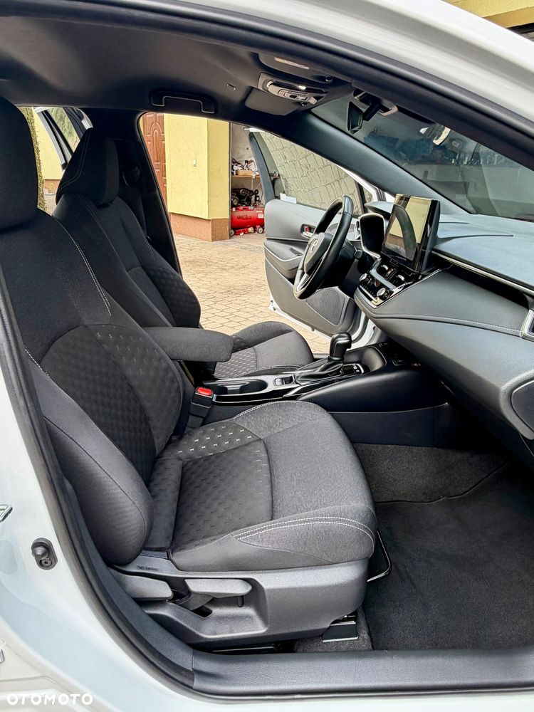 Toyota Corolla 1.8 Hybrid Comfort - 28