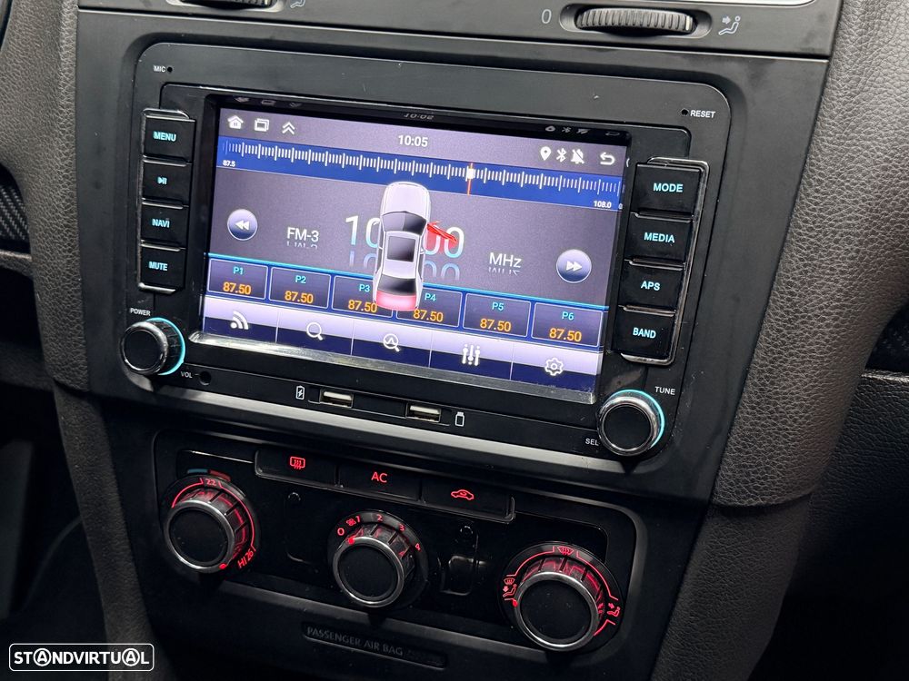 VW Golf 2.0 TDi Confortline - 24