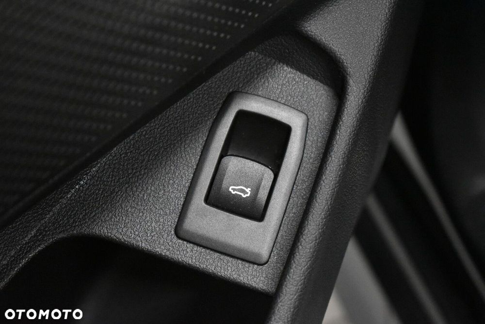 BMW Seria 3 330i xDrive M Sport sport - 8