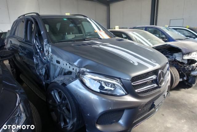 Mercedes-Benz GLE - 2