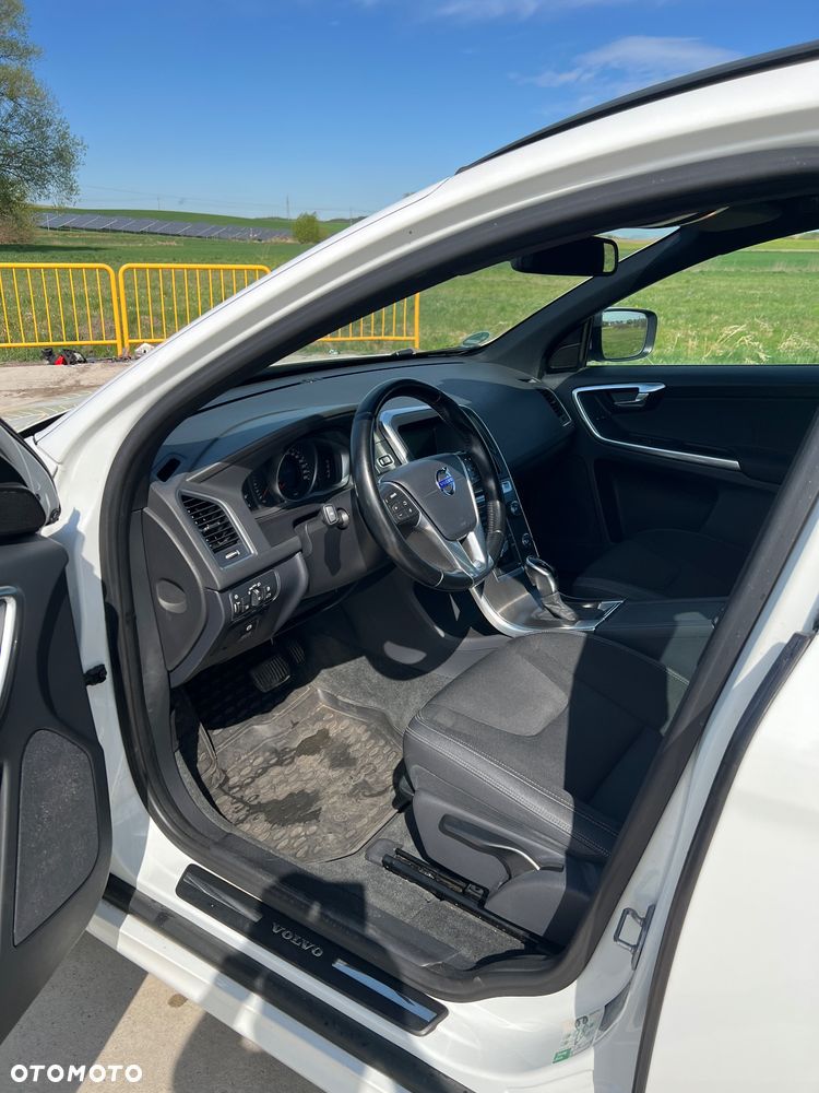 Volvo XC 60 D3 Momentum - 6