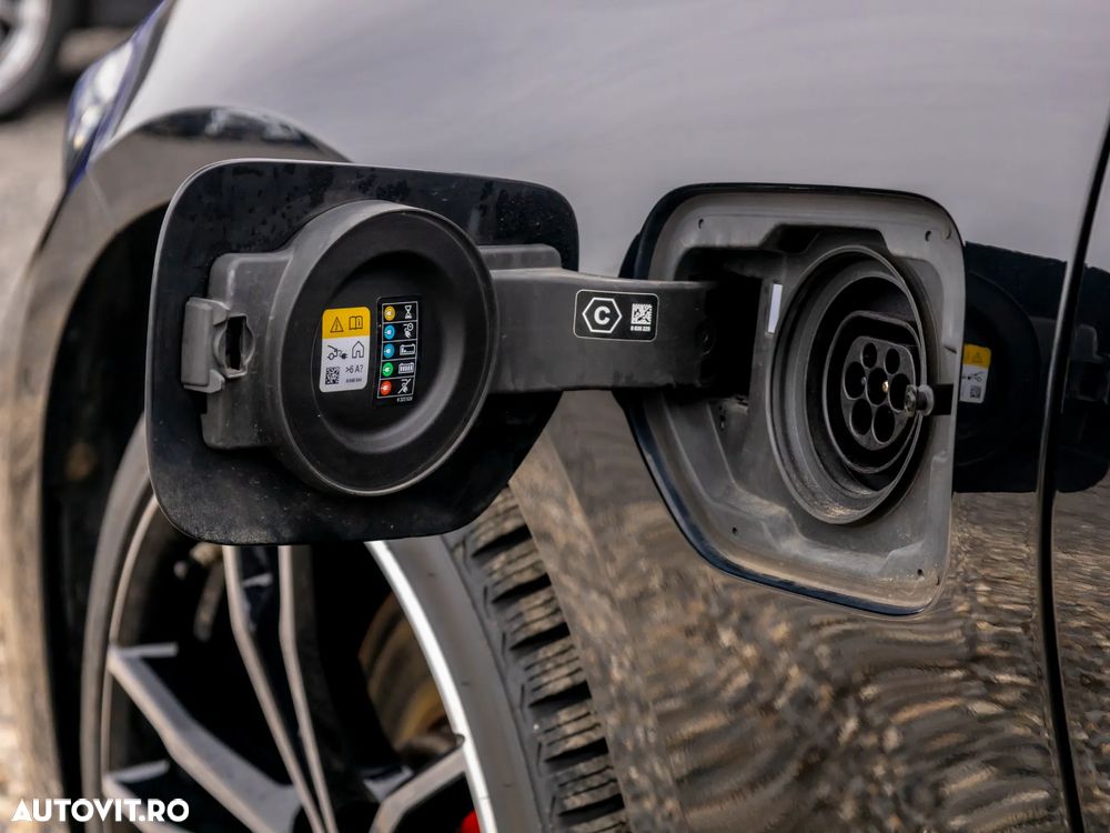 BMW Seria 3 330e xDrive Aut. M Sport - 12