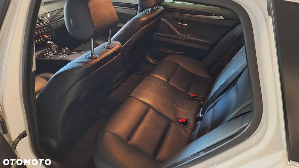 BMW Seria 5 518d - 21