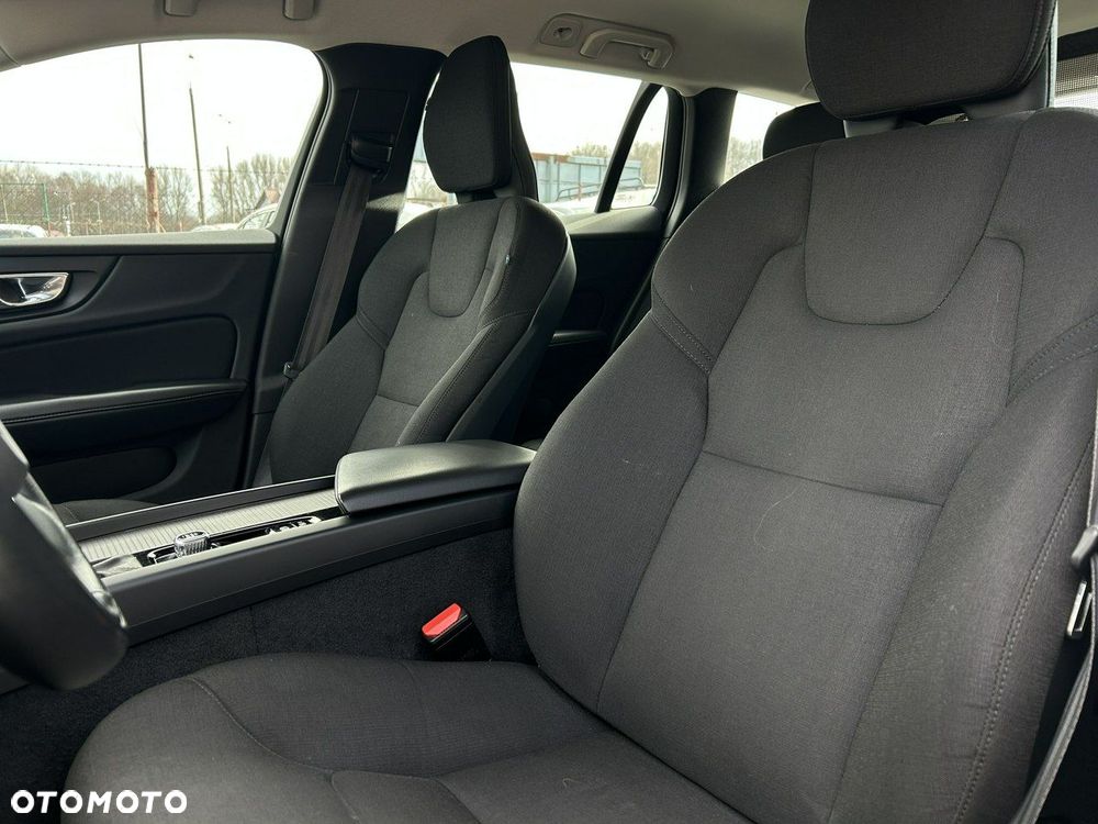 Volvo V60 D3 Momentum - 17