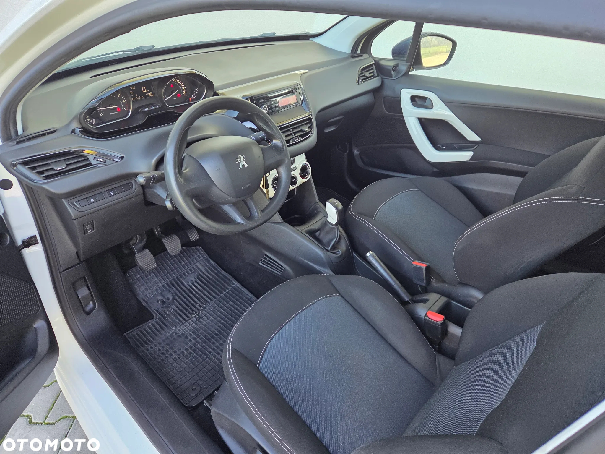 Peugeot 208 - 7