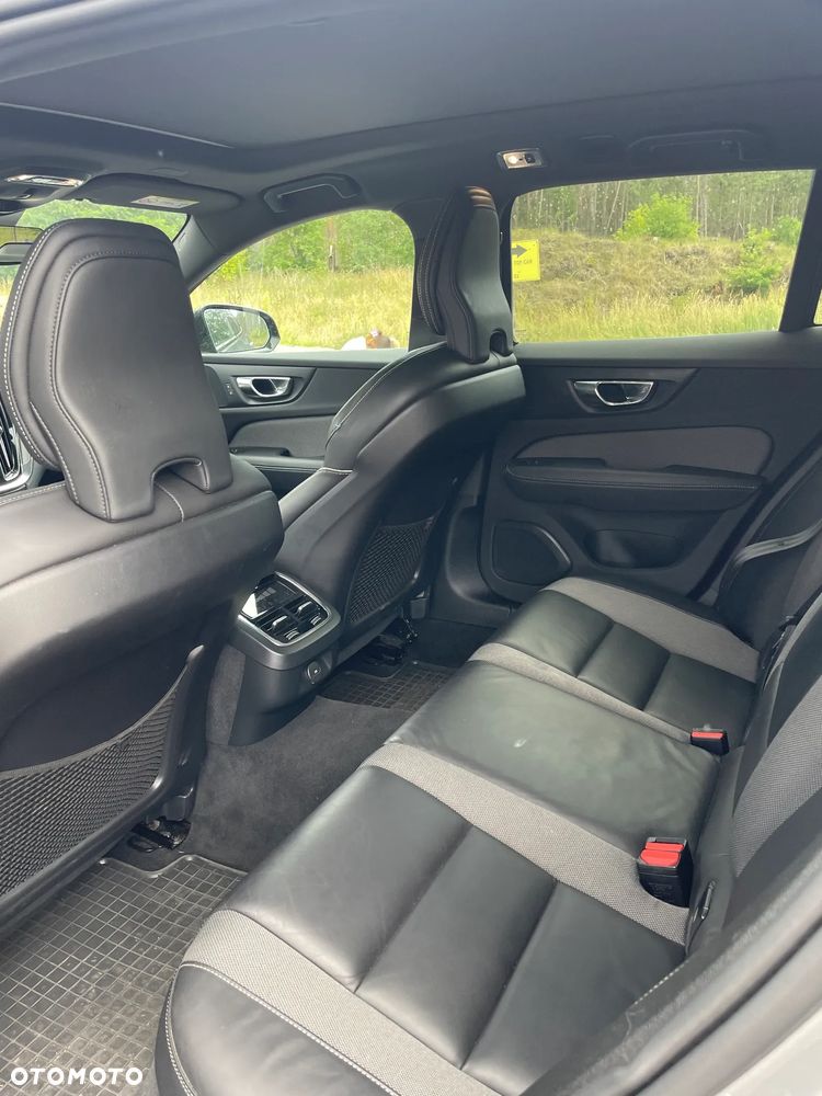 Volvo V60 B4 B R-Design - 10